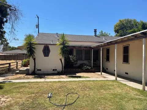 2627 N Thorne Ave, Fresno, CA 93704