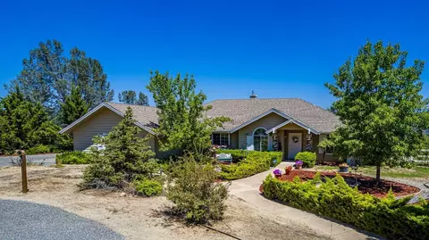 30689 Quartz Mountain Rd, Coarsegold, CA 93614