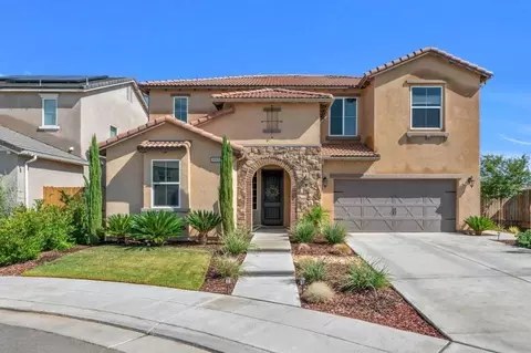 3095 Vermont Ave, Clovis, CA 93619