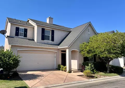 26 W Siena Ln, Clovis, CA 93619
