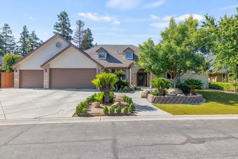 524 E Mariners Cir, Fresno, CA 93730