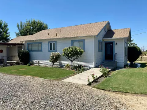 14143 E Mountain View Ave, Kingsburg, CA 93631