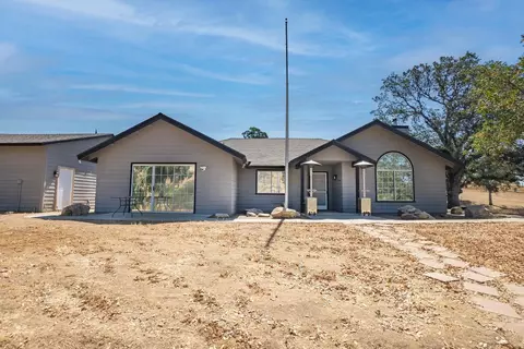 22695 Buckboard Ln, Clovis, CA 93619
