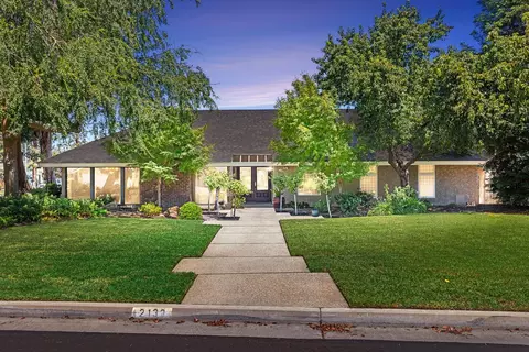 2133 Alamos Ave, Clovis, CA 93611