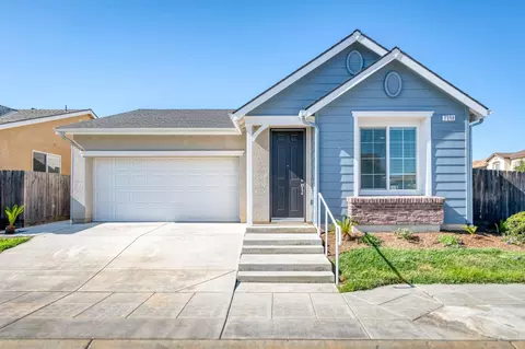7398 E Robinson Ave, Fresno, CA 93737