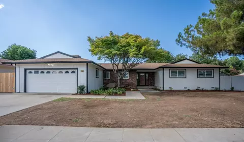 1750 Robinwood Ave, Clovis, CA 93611
