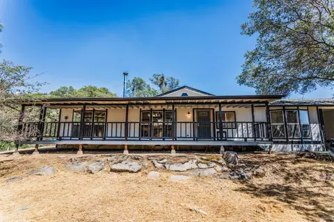 29927 Waterleaf Ln, Prather, CA 93651