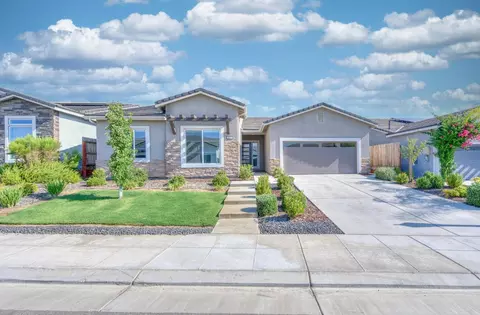 855 Groveland Ave W, Madera, CA 93636