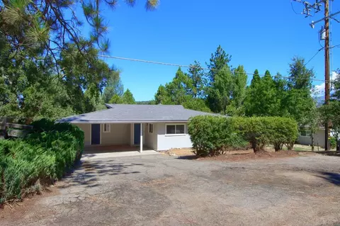 40888 Elliott Dr, Oakhurst, CA 93644