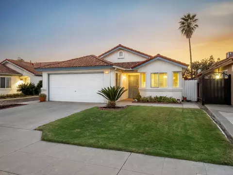 2327 N Brunswick Ave, Fresno, CA 93722
