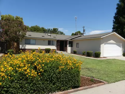 2407 E Willis Ave, Fresno, CA 93726