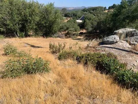 10 Quartz Mtn, Coarsegold, CA 93614