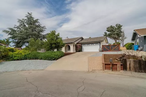 51 Florence Ct, Hollister, CA 95023
