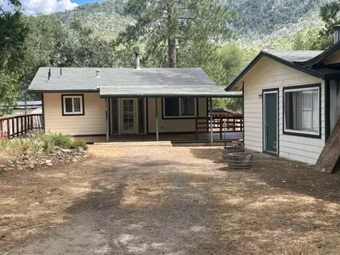 33950 Peckinpah Acres Dr, North Fork, CA 93643