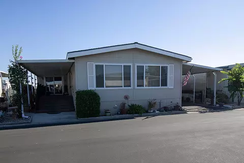 221 W Herndon Ave #138, Fresno, CA 93650