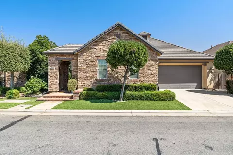 3545 Barclay Sq, Clovis, CA 93619