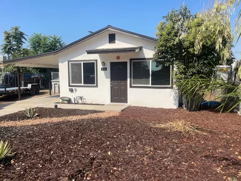 2926 S Weller Ave, Fresno, CA 93706