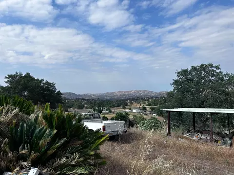 25047 Auberry Rd, Clovis, CA 93619