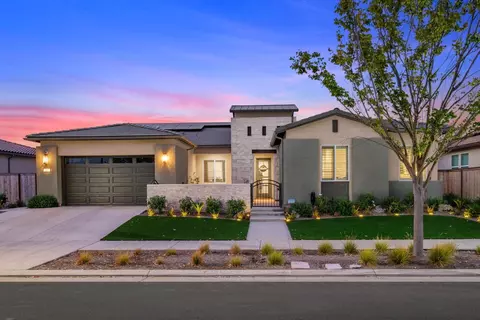 507 Overstone Ave, Madera, CA 93636