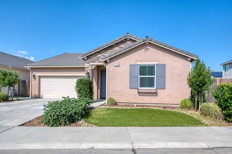 3448 Park Ave, Clovis, CA 93611