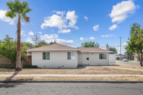 2304 E University Ave, Fresno, CA 93703
