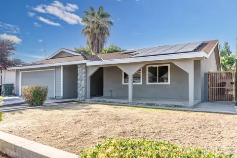 2317 Vine St, Sanger, CA 93657