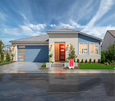 956 Pinnacle Dr W, Madera, CA 93636