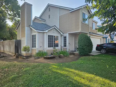 2093 Aspen Lane Ln, Madera, CA 93637