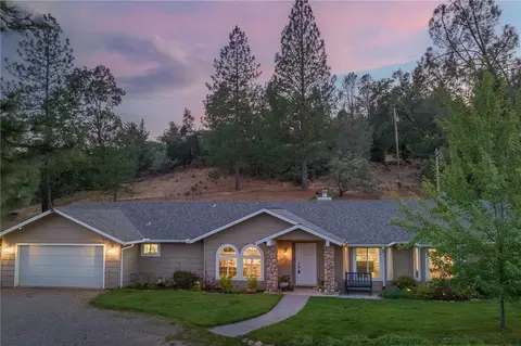 56424 Manzanita Lake Dr, North Fork, CA 93643