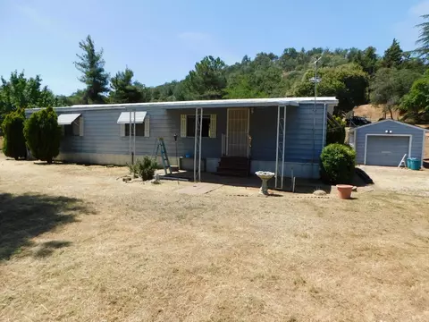 47632 Creekside Rd, Squaw Valley, CA 93675
