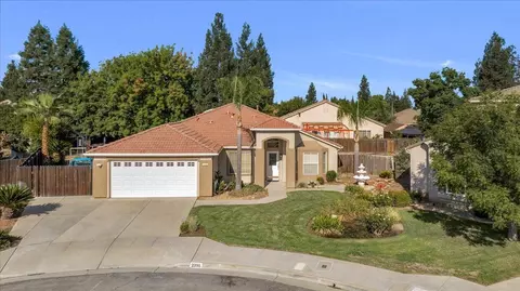 2398 E Ryan Ln, Fresno, CA 93720