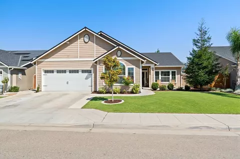 6702 E Lansing Way, Fresno, CA 93727