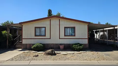 2706 W Ashlan Ave #SPC 7, Fresno, CA 93705