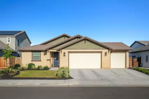 2924 N Hornet Ave, Fresno, CA 93727
