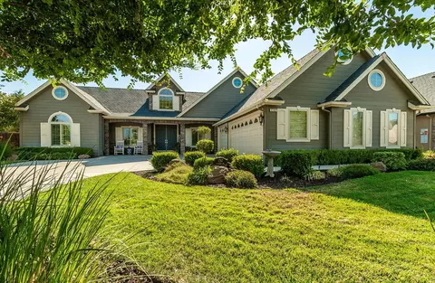 1767 N Karen Ave, Clovis, CA 93619