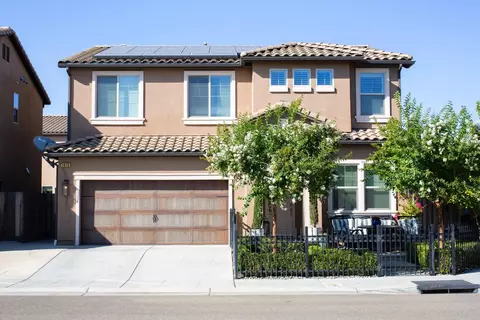 1876 E Katie Brook Ave, Fresno, CA 93730