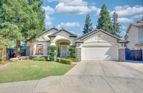 10355 N Sierra Vista Ave, Fresno, CA 93730