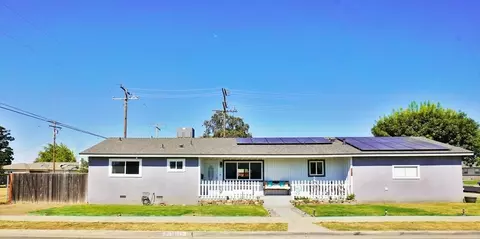2102 N Kensington Way, Hanford, CA 93230