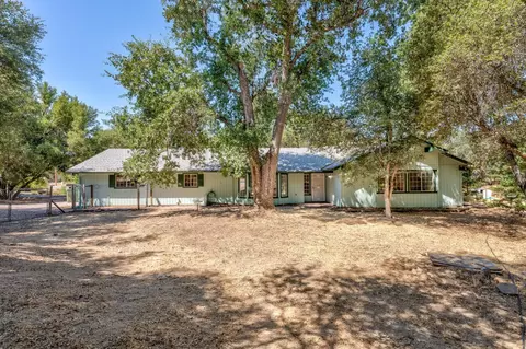 31516 Cherokee Rd, Coarsegold, CA 93614