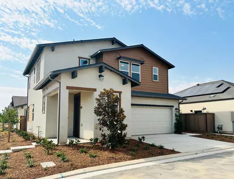 811 Katelyn Ave, Madera, CA 93636