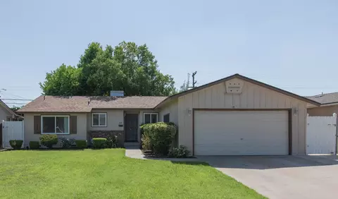 2474 Woodworth Ave, Clovis, CA 93612