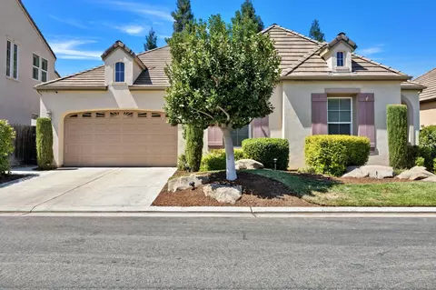 1718 N Osmun Ave, Clovis, CA 93619
