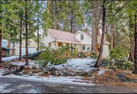 41957 Foxtail Ave, Shaver Lake, CA 93664