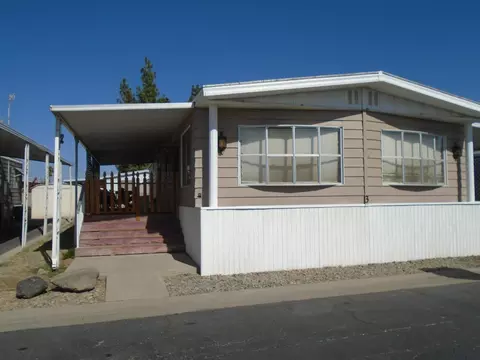 852 E Grangeville Blvd #SPC 3, Hanford, CA 93230