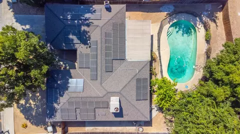 142 W Swift Ave, Clovis, CA 93612