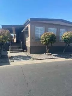 1001 Sylmar Ave #SPC 7, Clovis, CA 93612