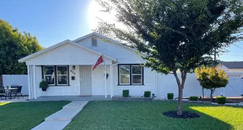 409 Oatman Ave, Sanger, CA 93657