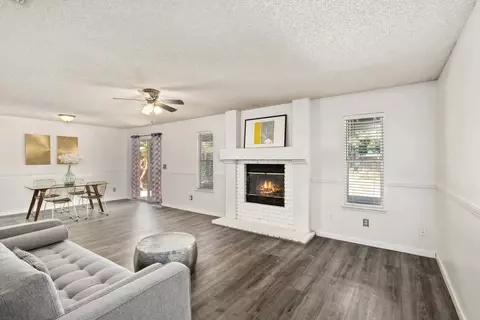 2166 E Decatur Ave, Fresno, CA 93720