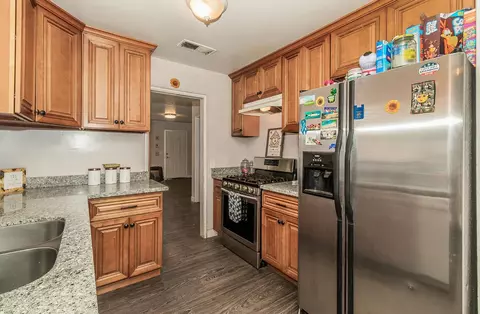 5005 E Lewis Ave, Fresno, CA 93727