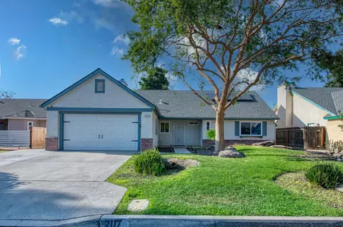 2117 E Decatur Ave, Fresno, CA 93720
